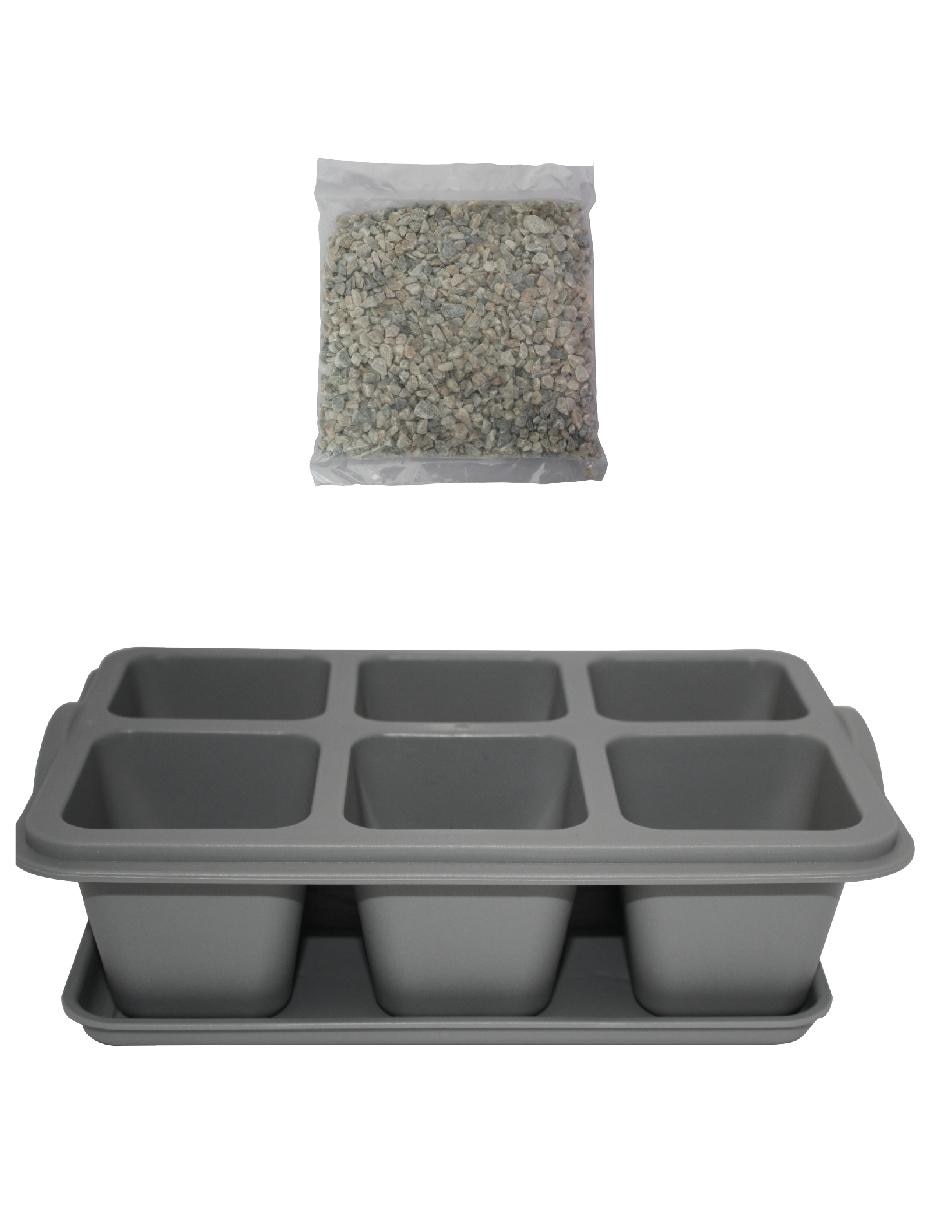 Maceta de plástico con sistema automático de riego