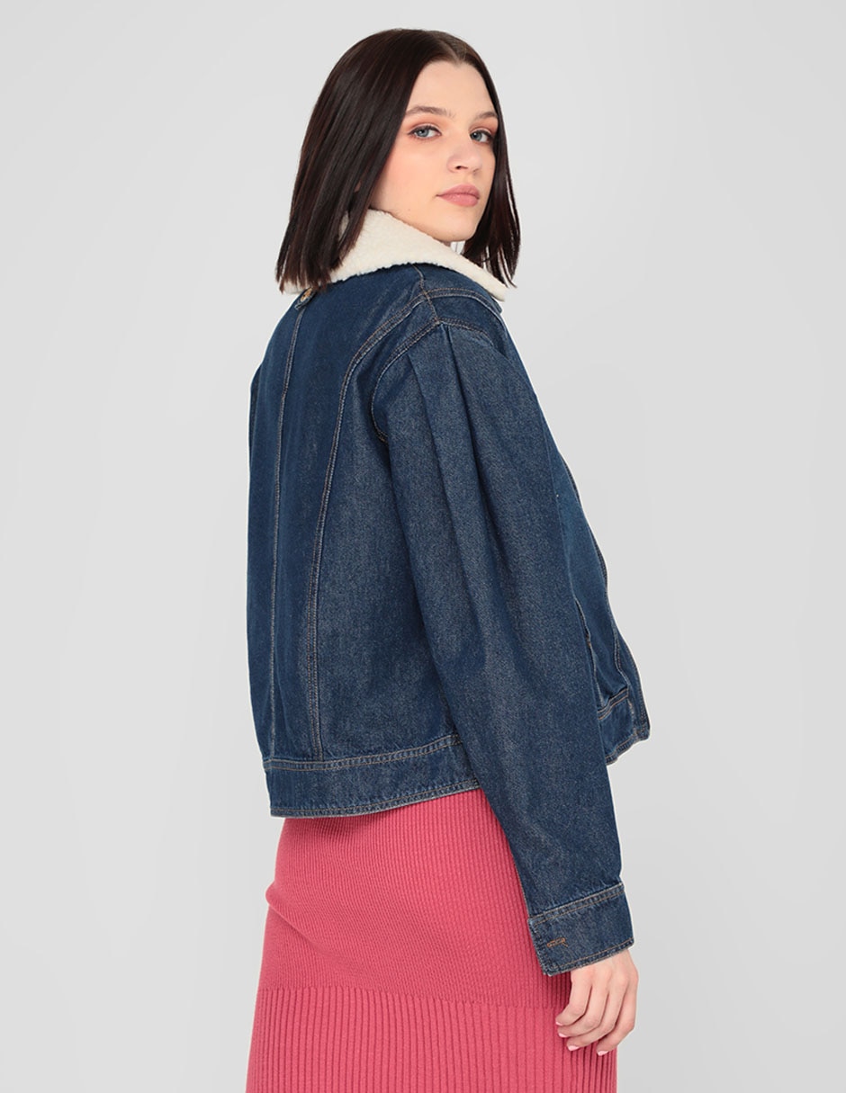 Chamarra impermeable para mujer 4