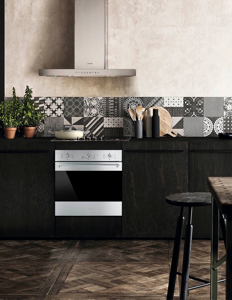 Horno a gas natural Smeg SF6302GVK capacidad 60 L