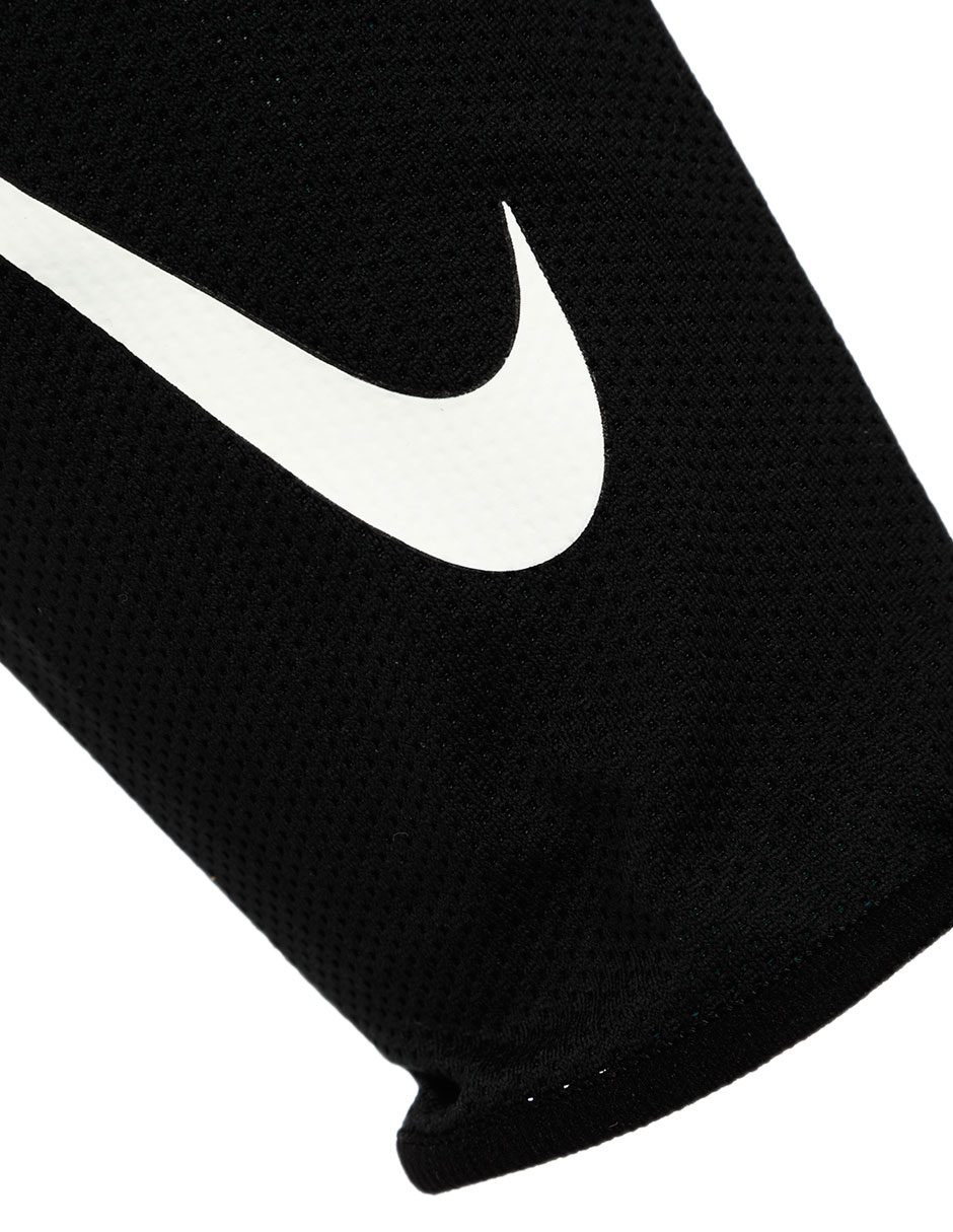 Espinillera Nike fútbol