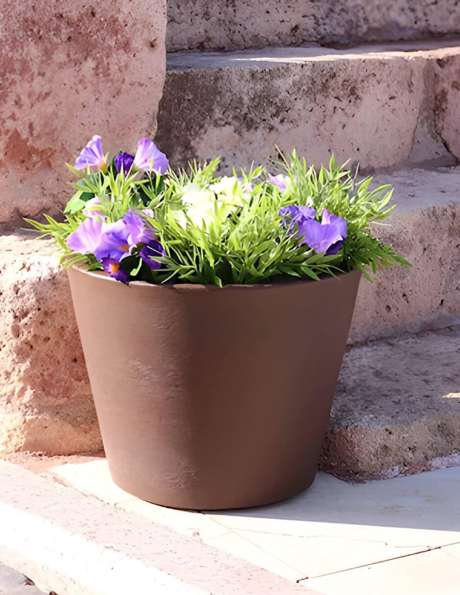 Maceta Petunia de plástico con sistema automático de riego