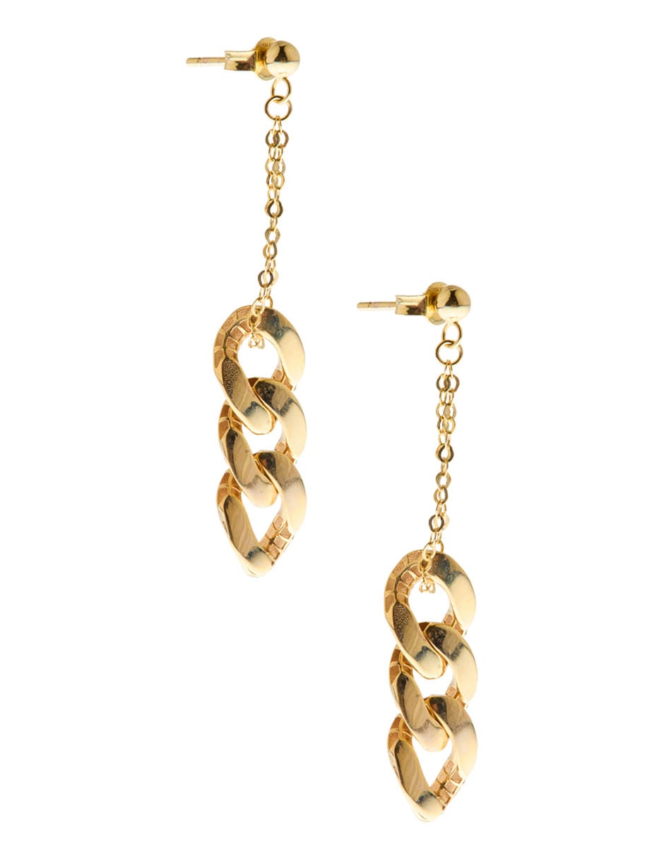 Aretes de oro con acabado brillante