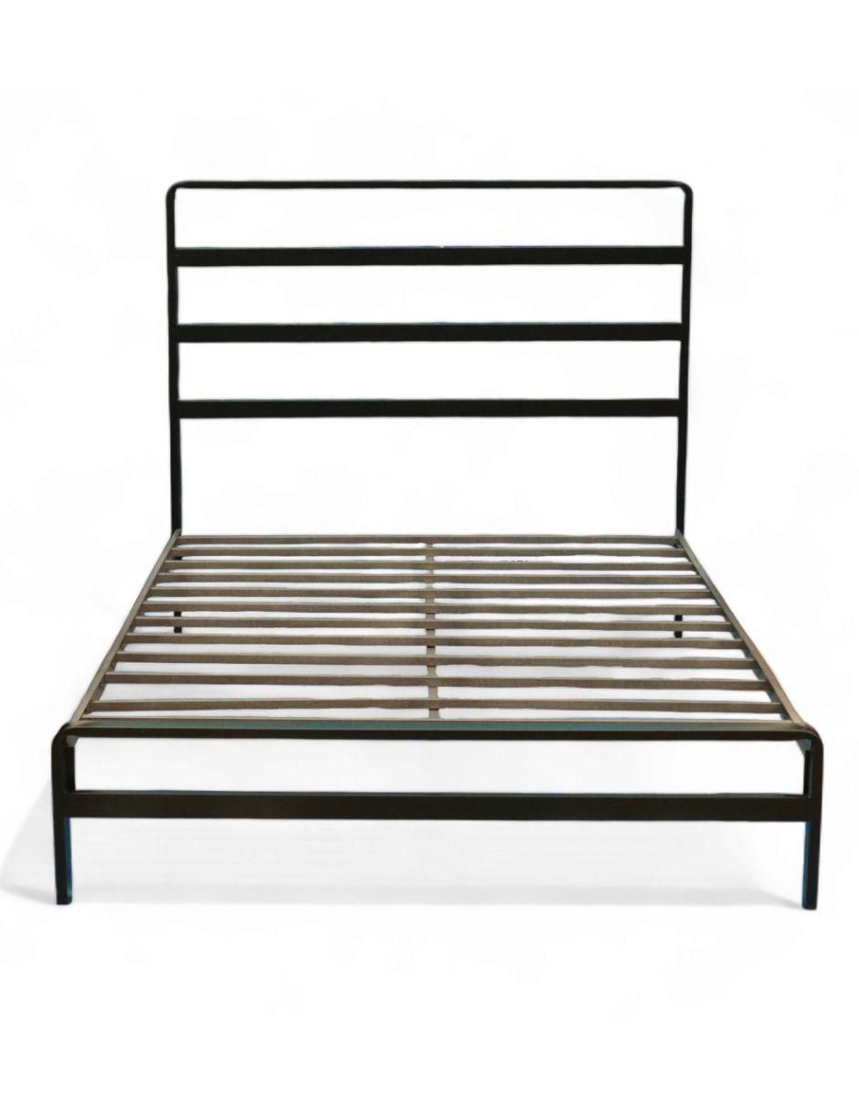 Cama industrial de acero matrimonial Cama industrial de acero matrimonial