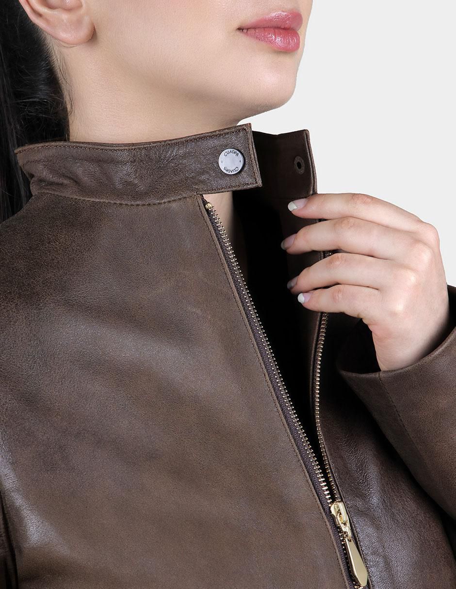 Chamarra de piel para mujer