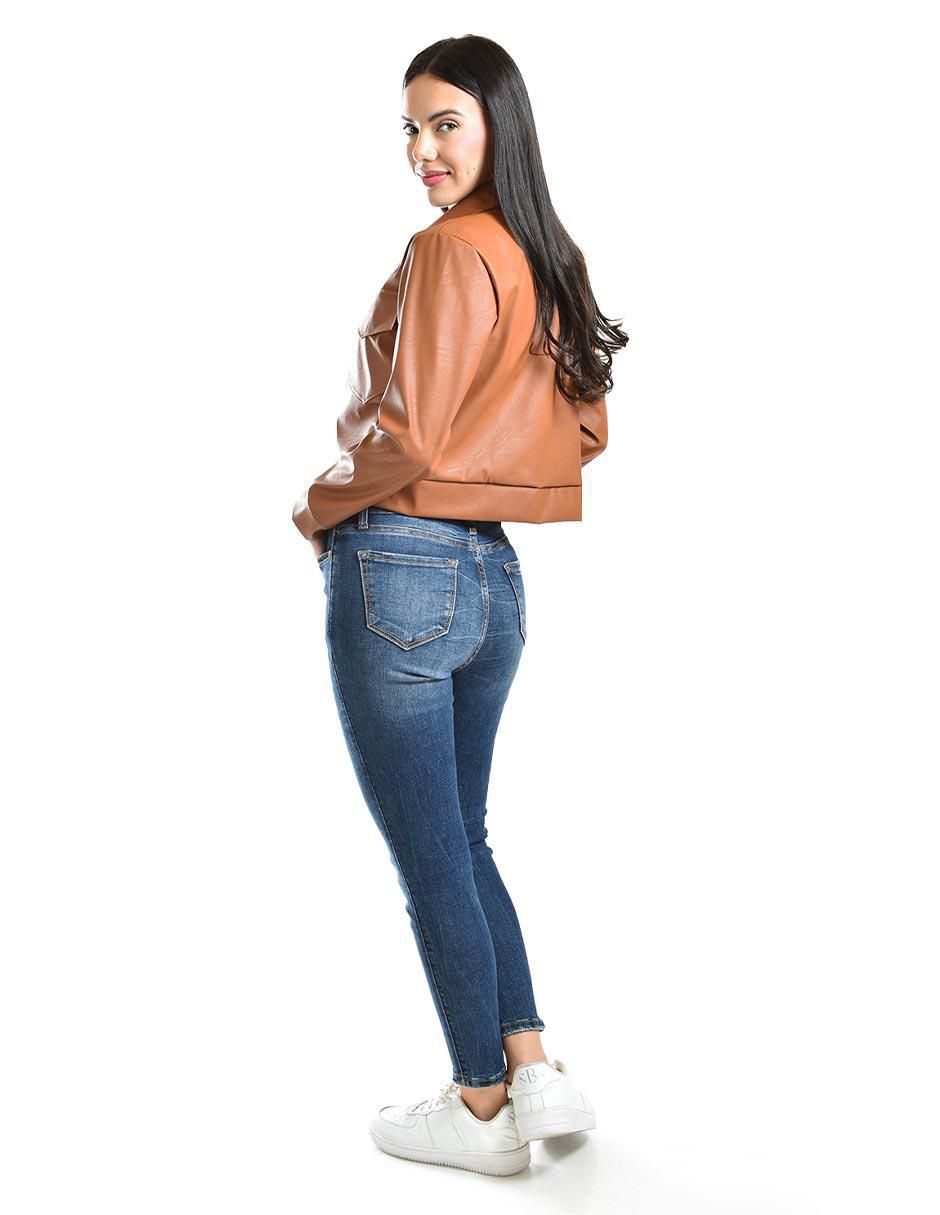 Chamarra impermeable para mujer 4