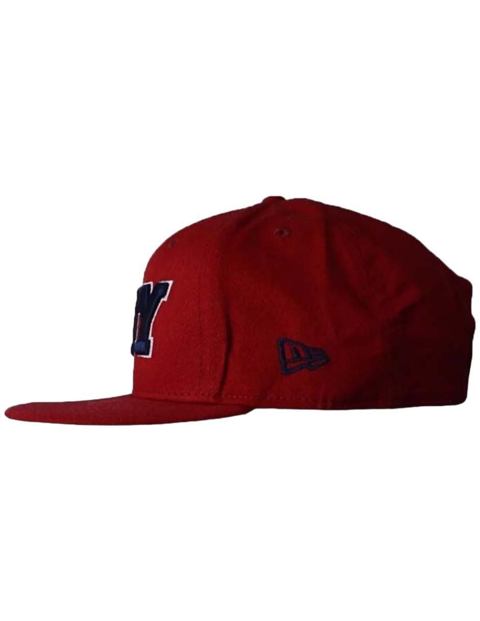 Gorra visera plana broche casual New Era