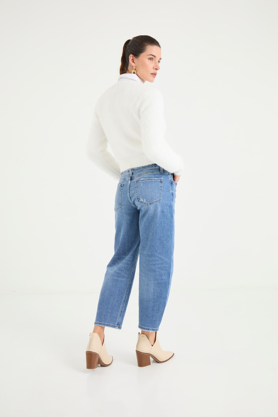 Jeans straight corte cintura baja para mujer 5