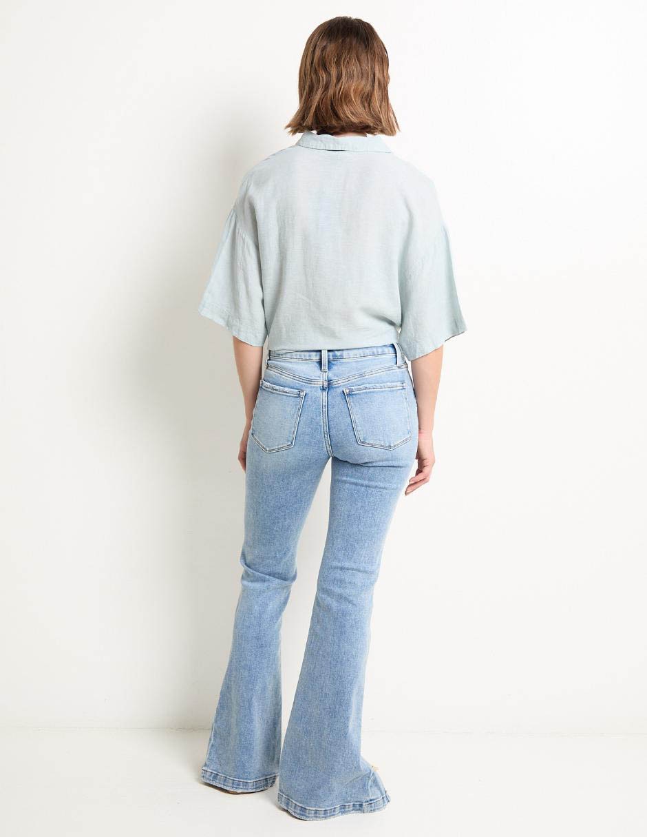 Jeans relaxed flare para mujer 4