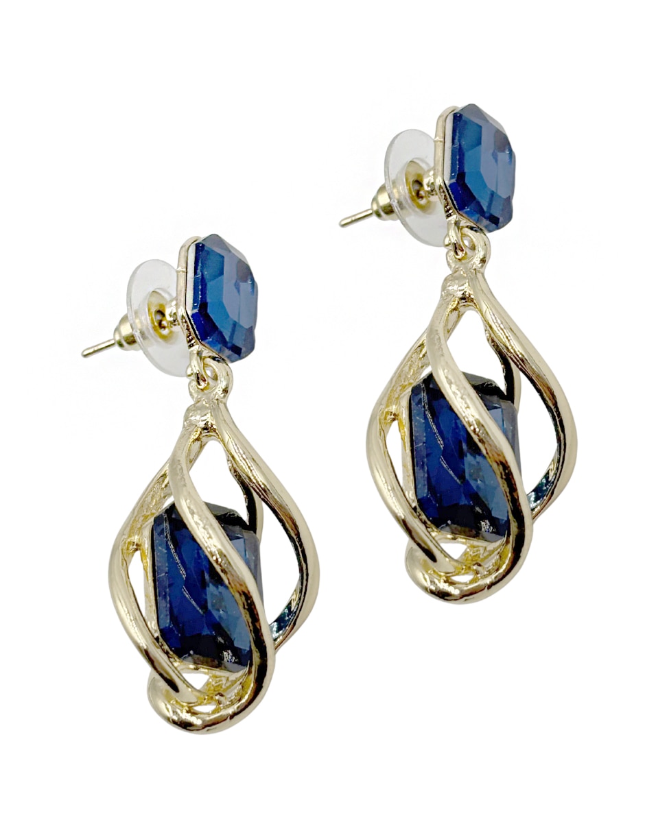 Aretes largos de gota Map con acabado martillado