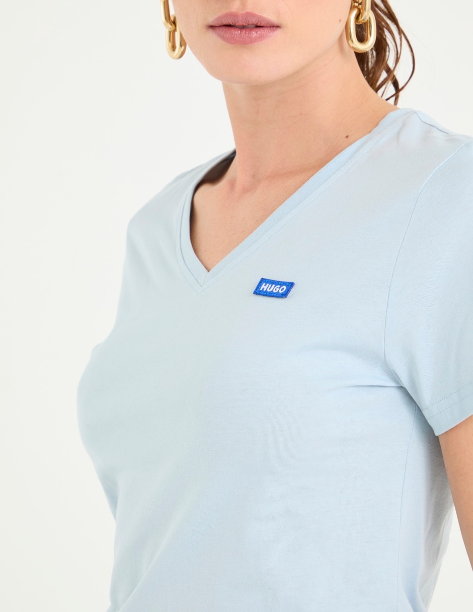 Playera manga corta cuello v para mujer 4