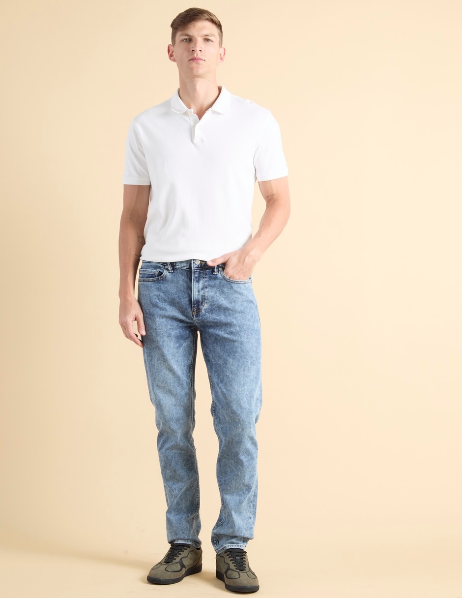Jeans straight lavado obscuro para hombre