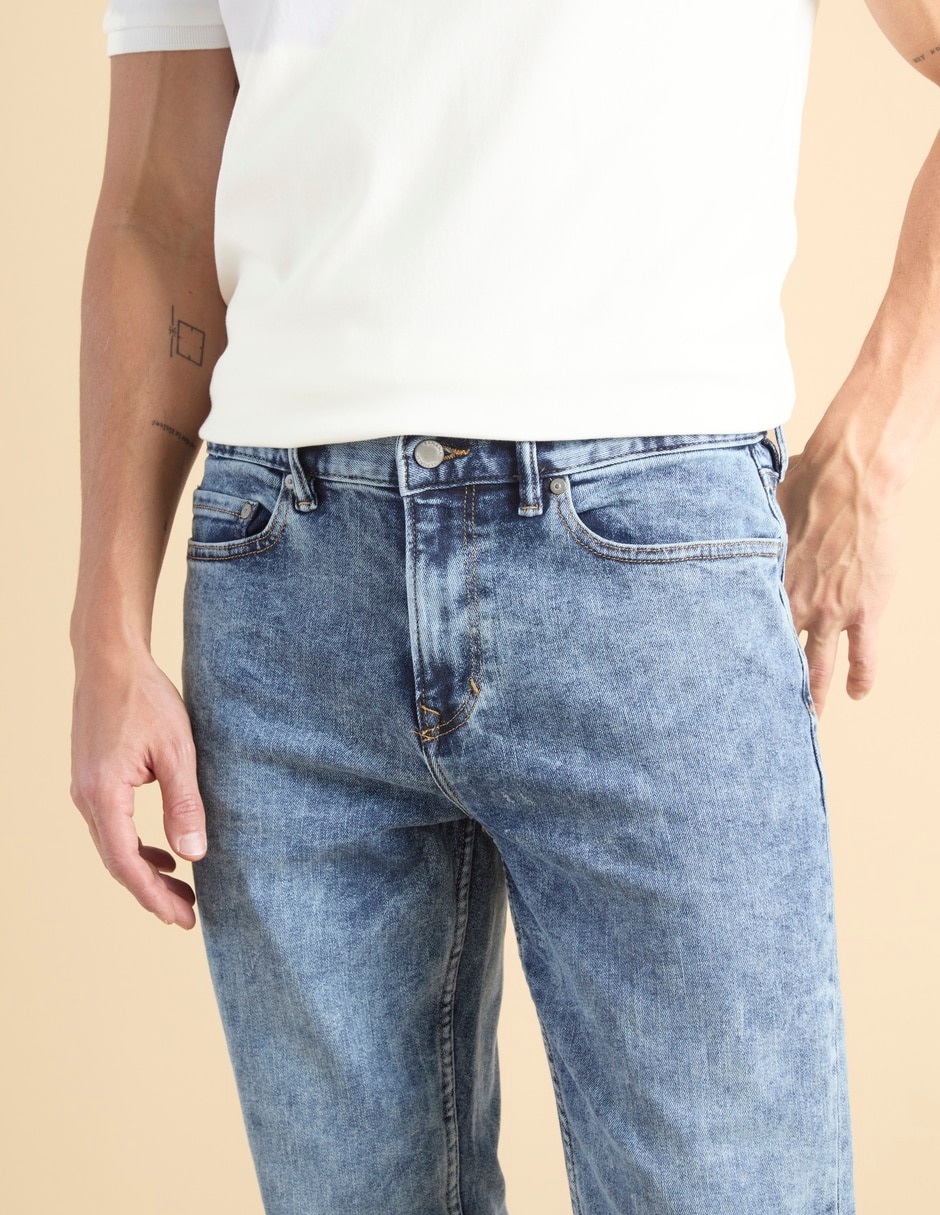 Jeans straight lavado obscuro para hombre