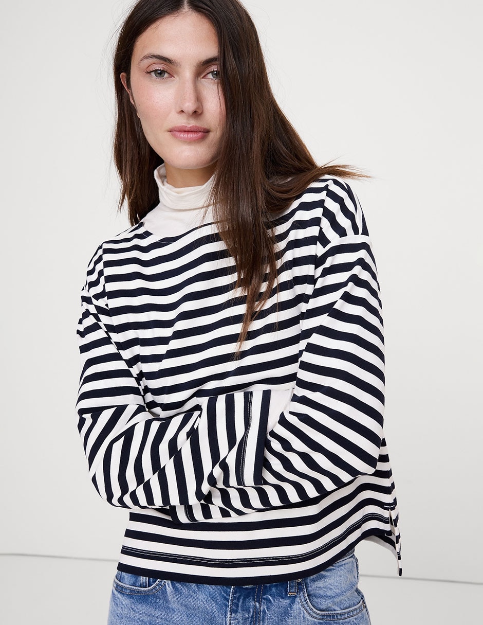 Playera manga larga cuello alto para mujer