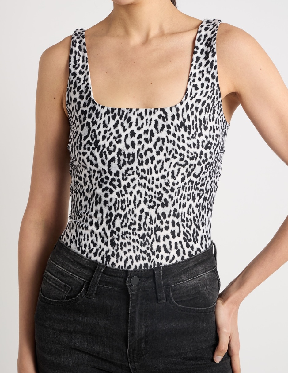 Body escote cuadrado para mujer 4