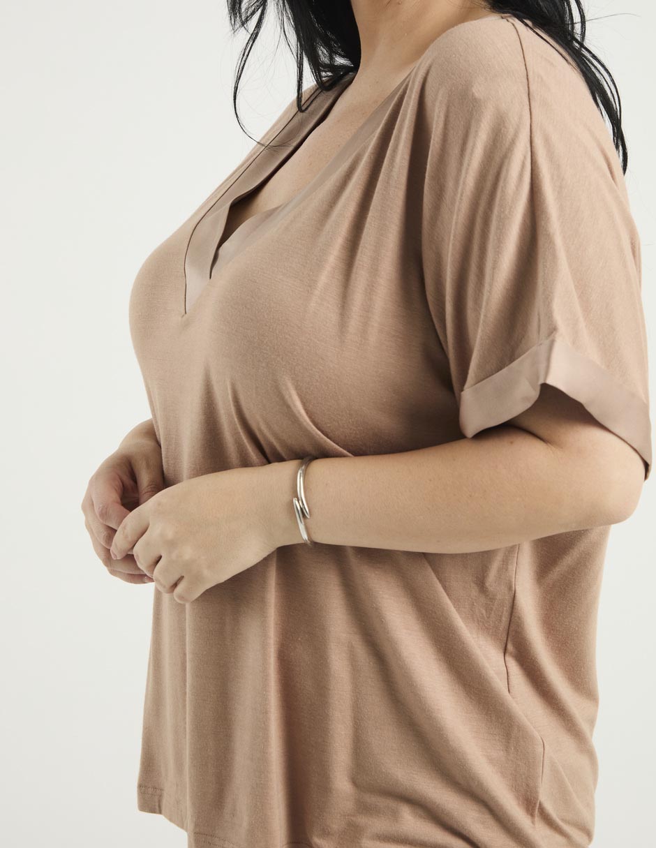 Playera manga al codo The Pattern cuello v para mujer