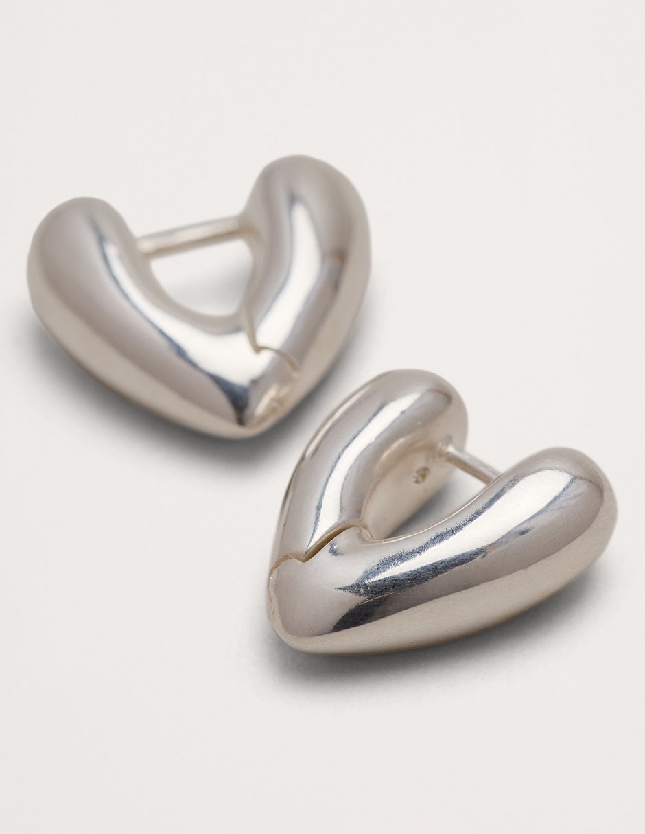 Aretes de corazón con acabado pulido 2