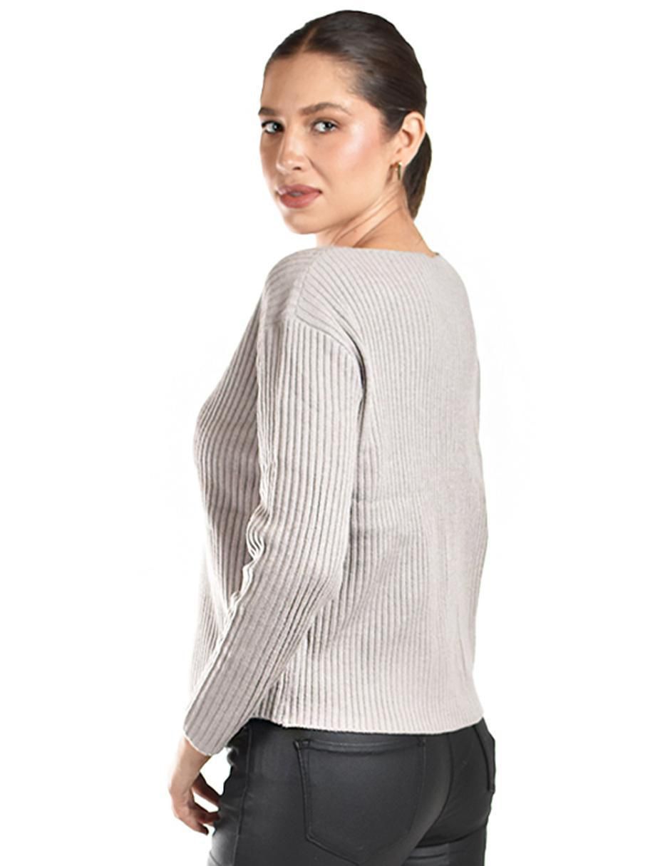 Suéter cuello ojal para mujer 3