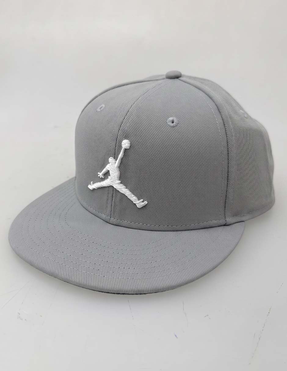 Gorra visera plana snapback para hombre 3