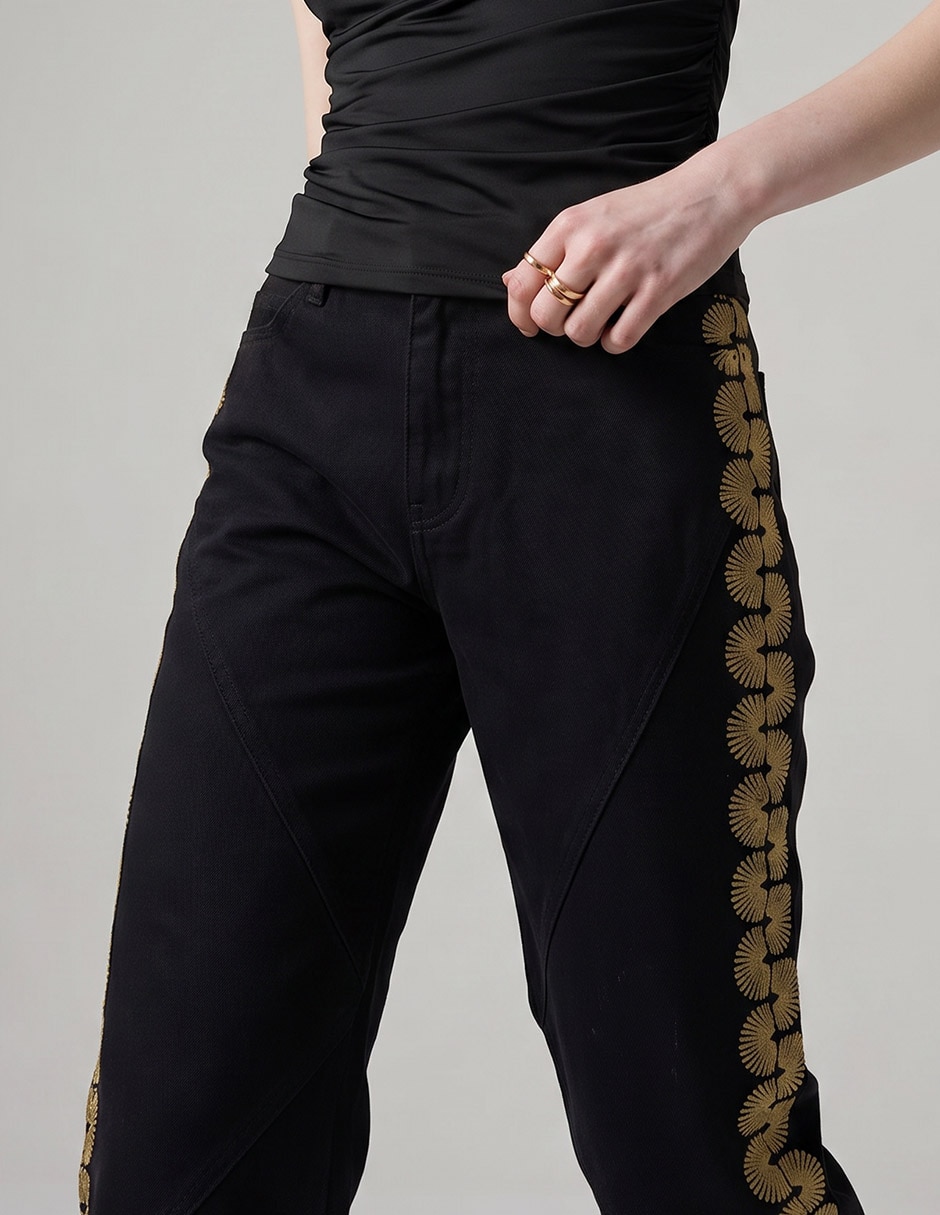 Jeans relaxed acampanado para mujer 2