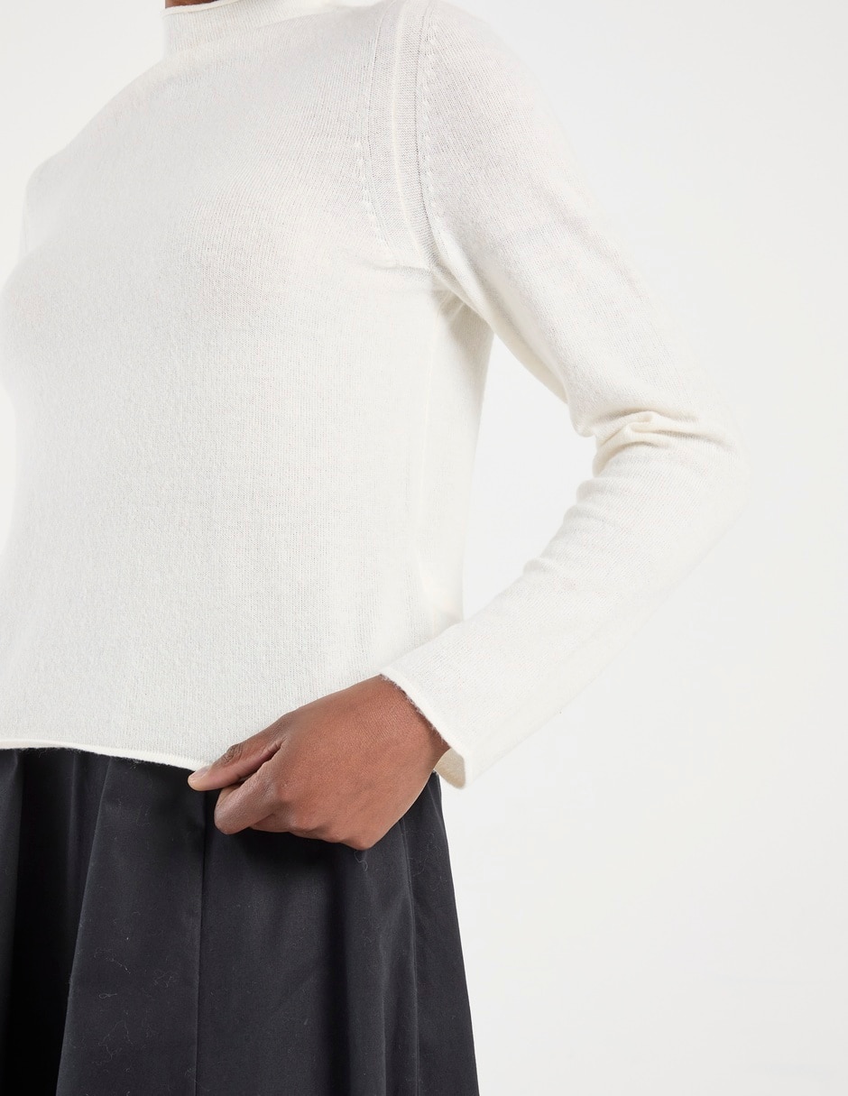 Suéter cuello alto para mujer 10