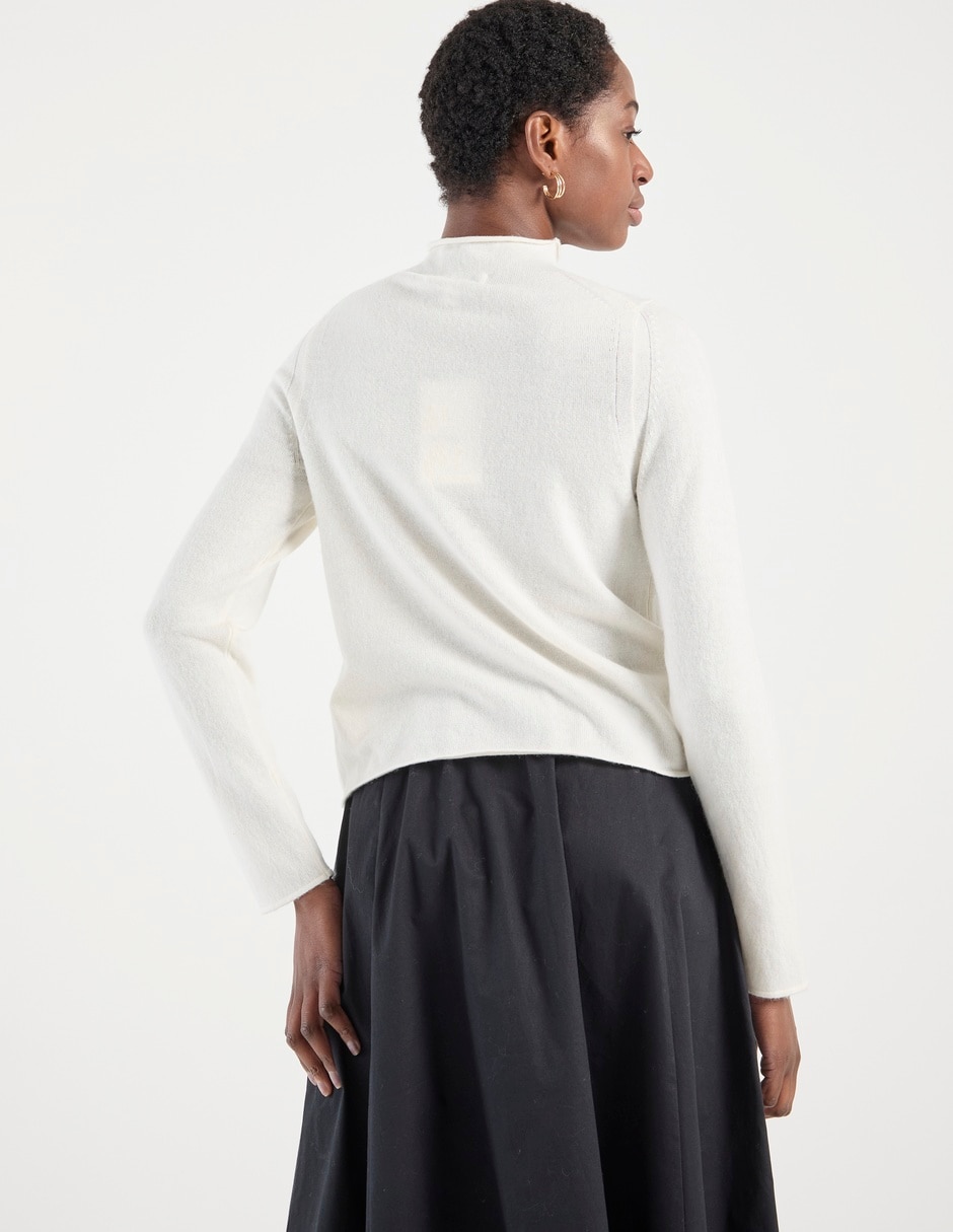 Suéter cuello alto para mujer 11