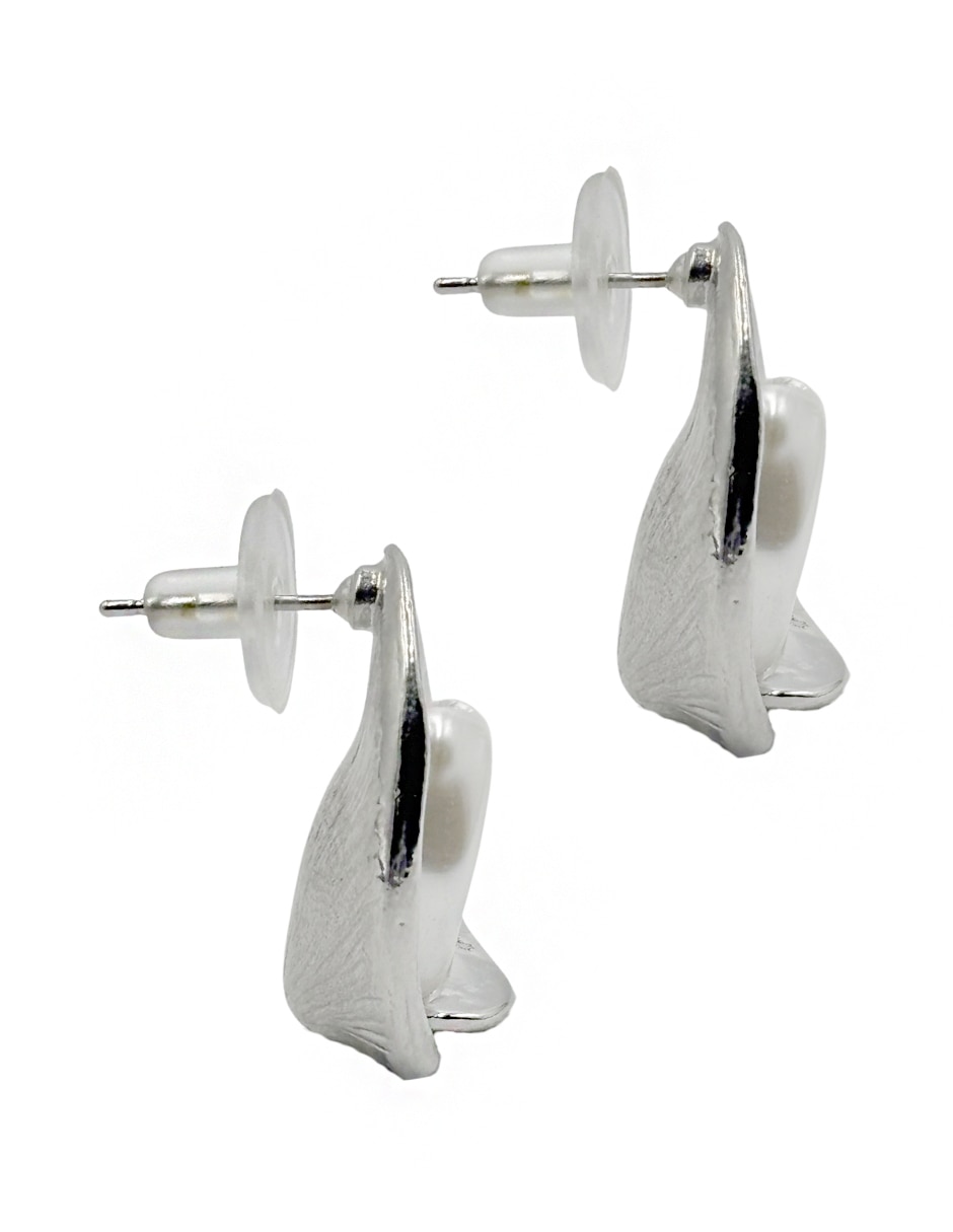 Aretes cortos Map con acabado pulido