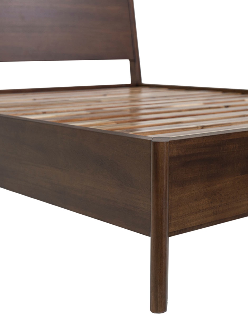Cama de madera matrimonial 8