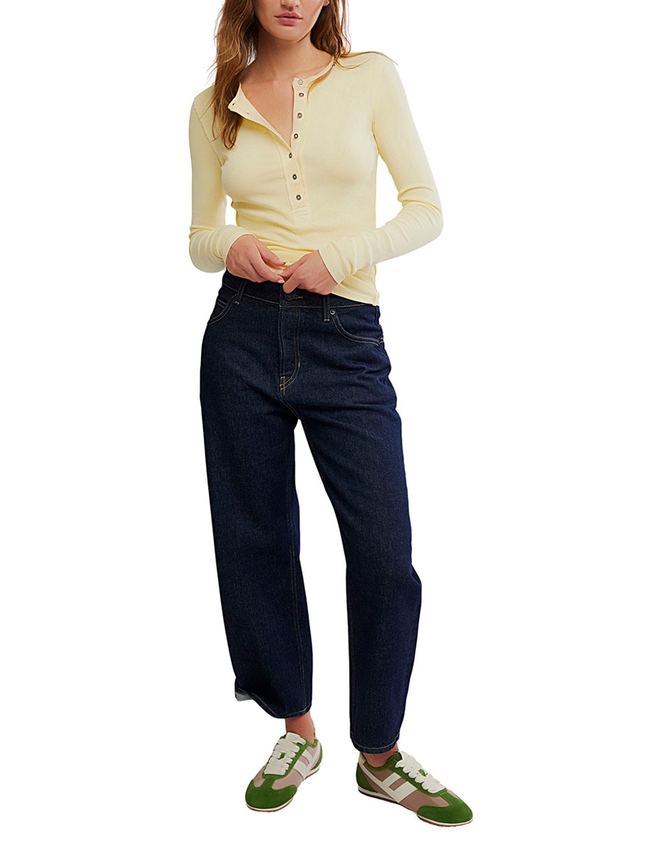 Playera manga larga Free People cuello henley para mujer
