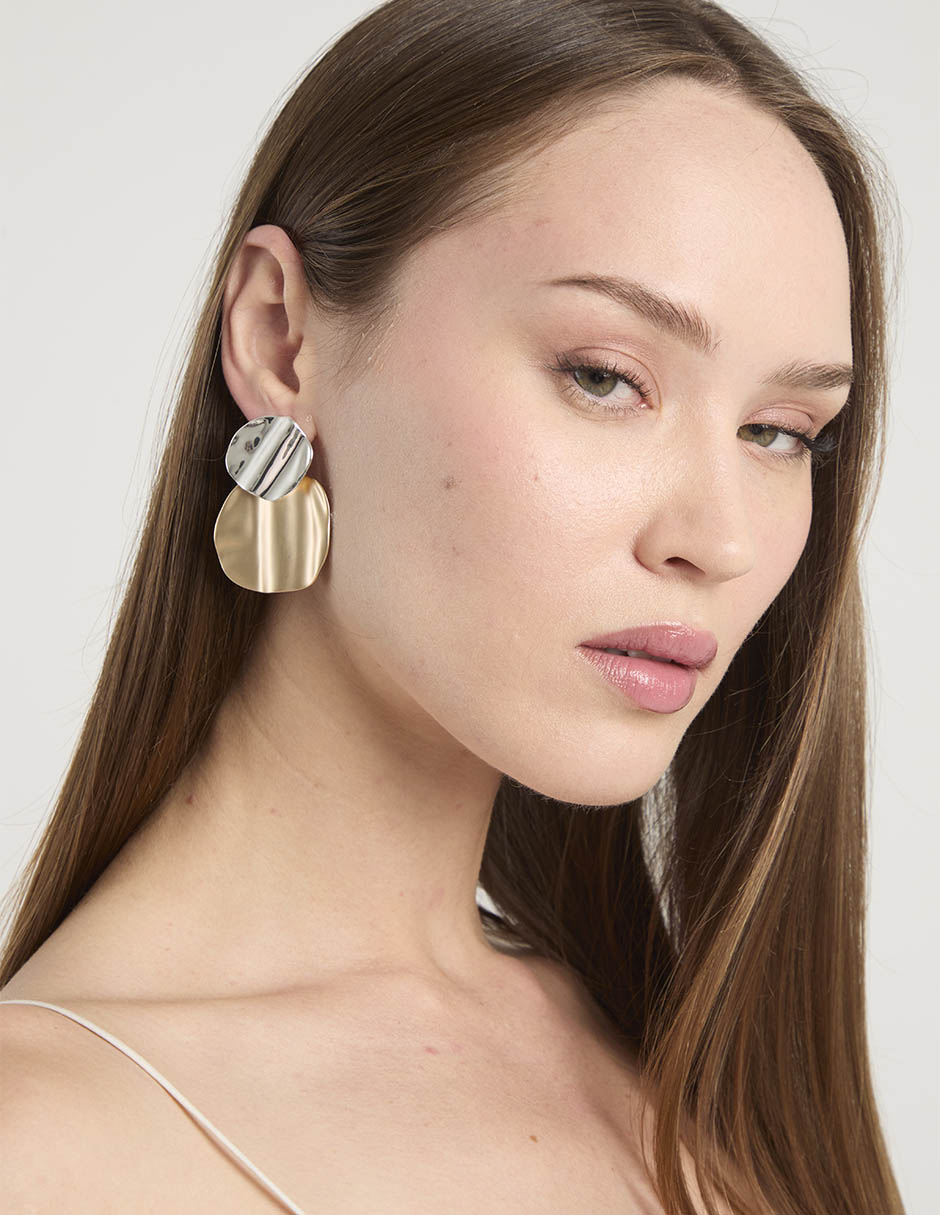 Aretes cortos con acabado pulido 4