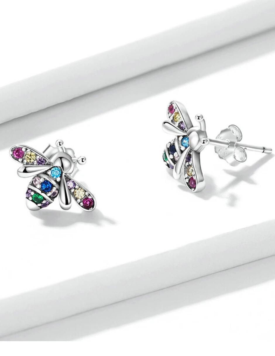 Aretes de abeja con acabado plateado