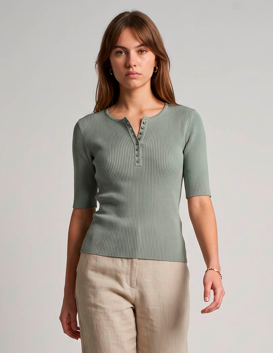 Top cuello con botón 1