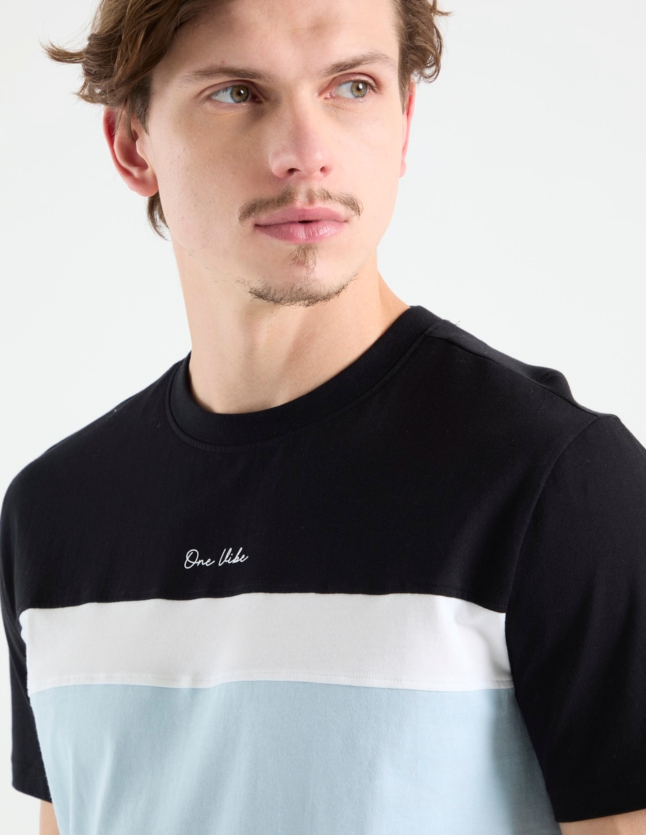 Playera cuello regular para hombre 3