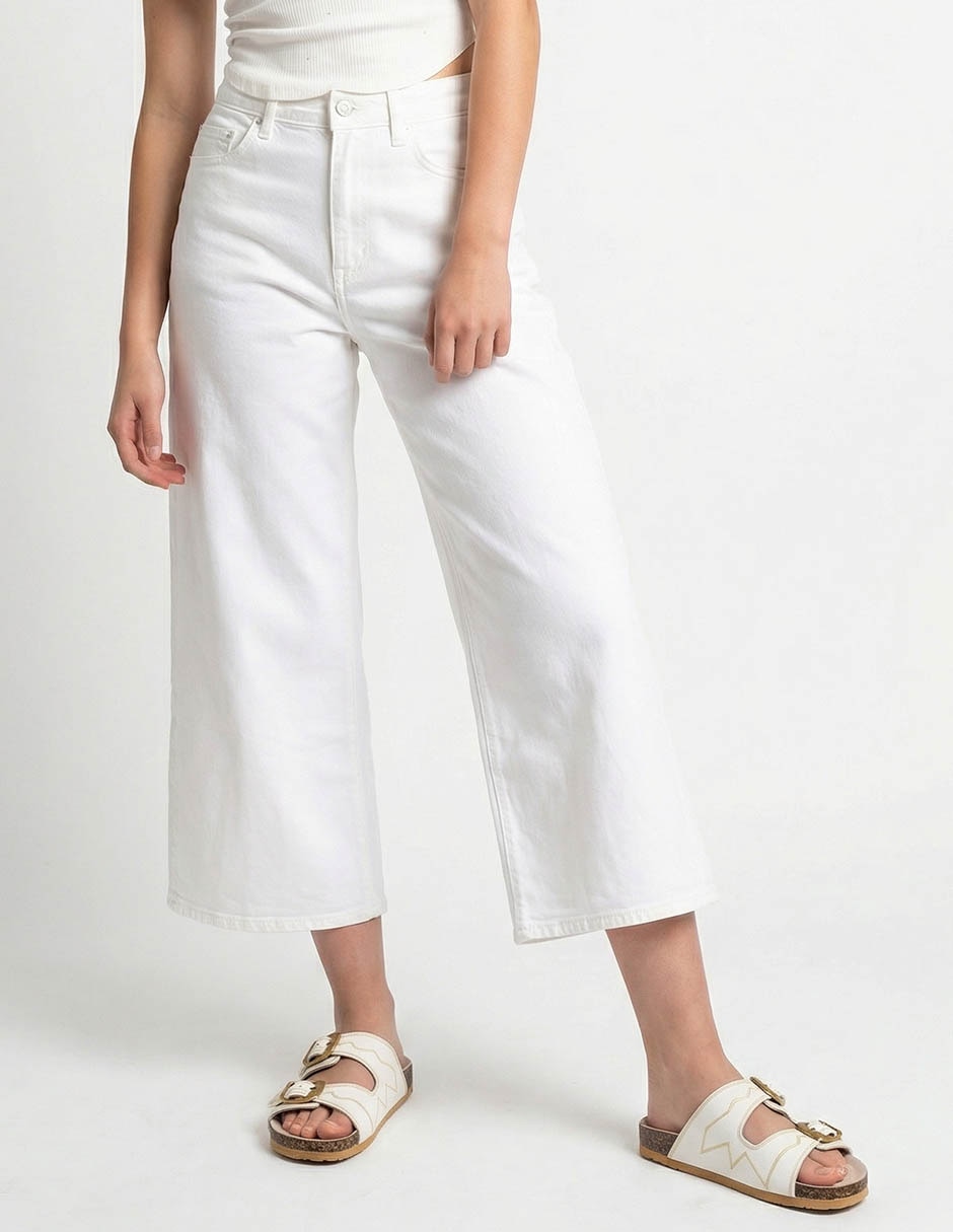 Jeans capri amplio cintura media American Eagle para mujer