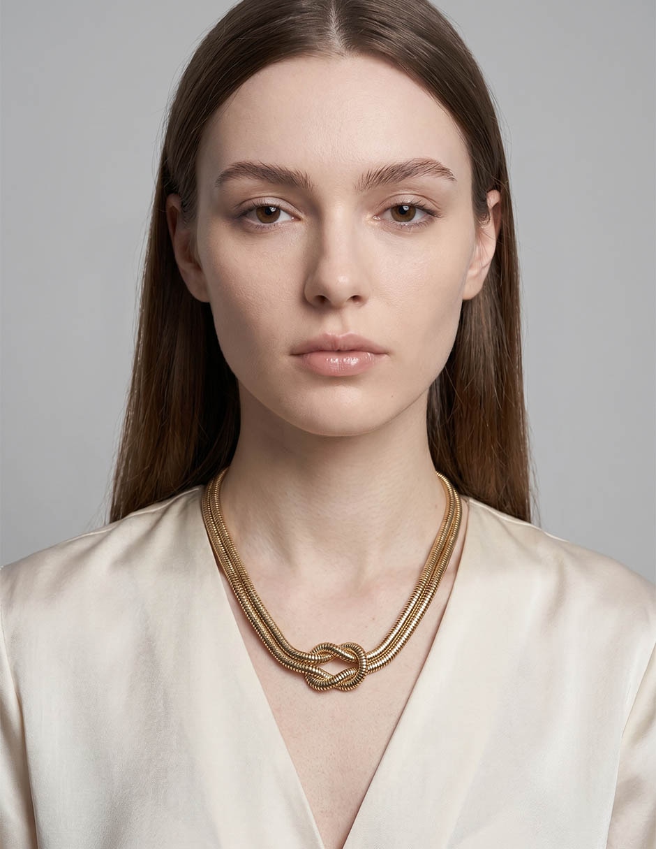 Collar Circular Givenchy 3