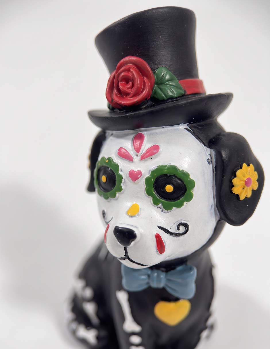 Figura decorativa con forma de perro catrín