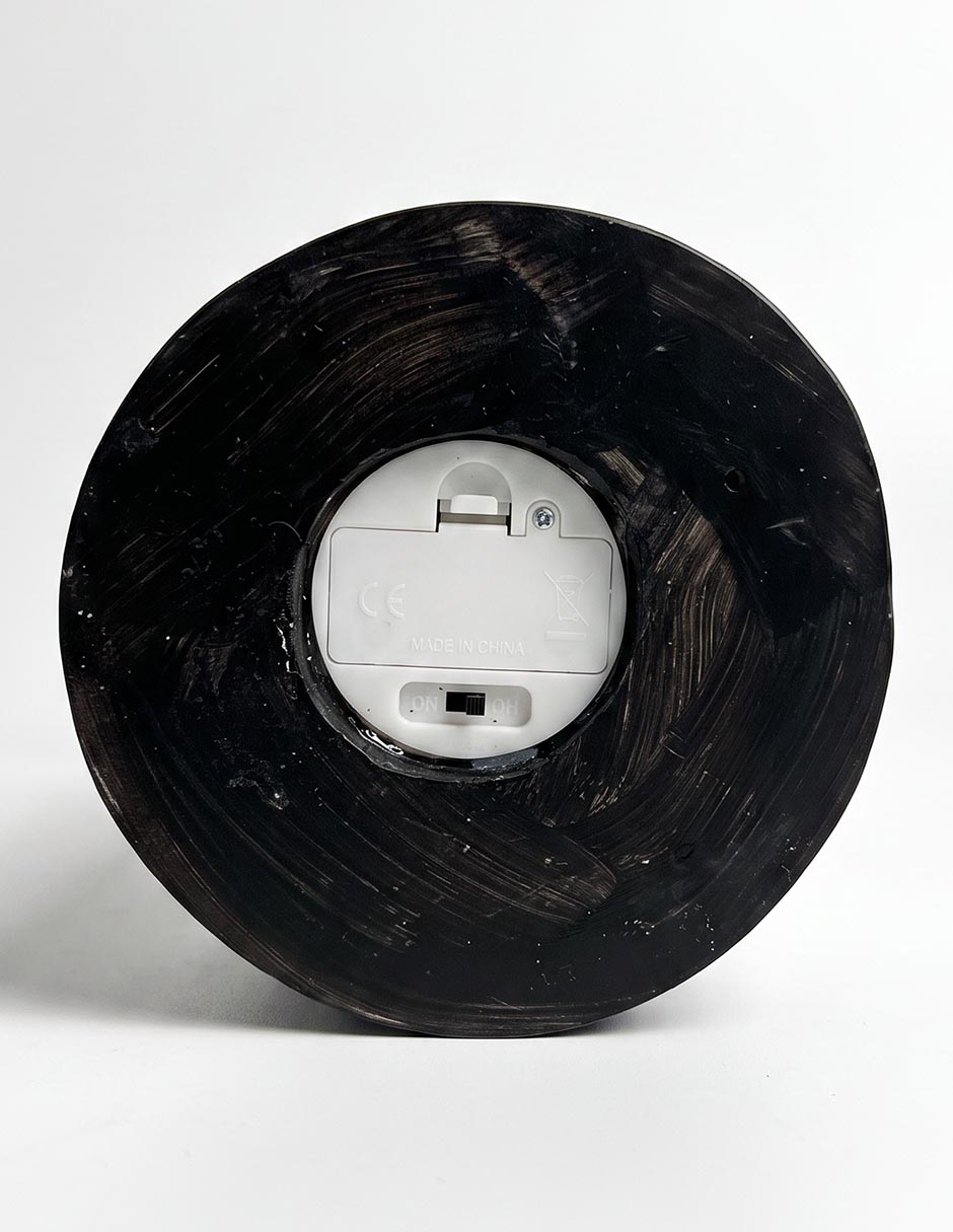 FIGURA CALAVERA EN TRAJE