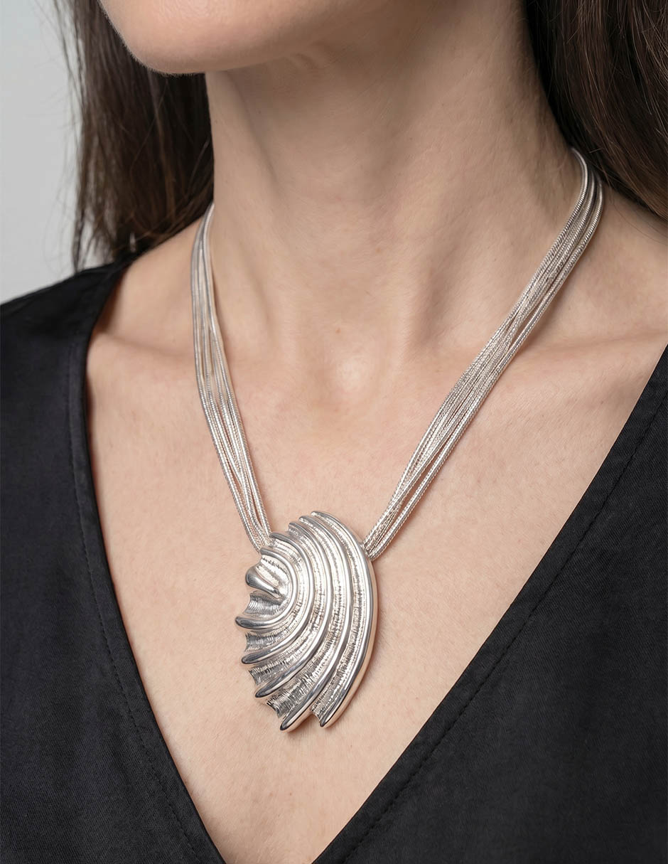 Collar 4