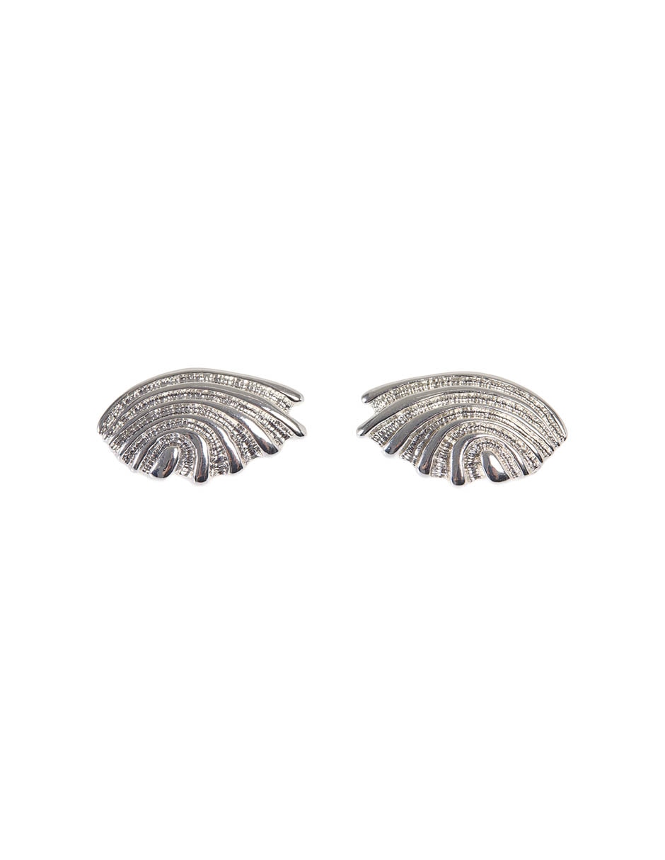 Aretes largos con acabado brillante