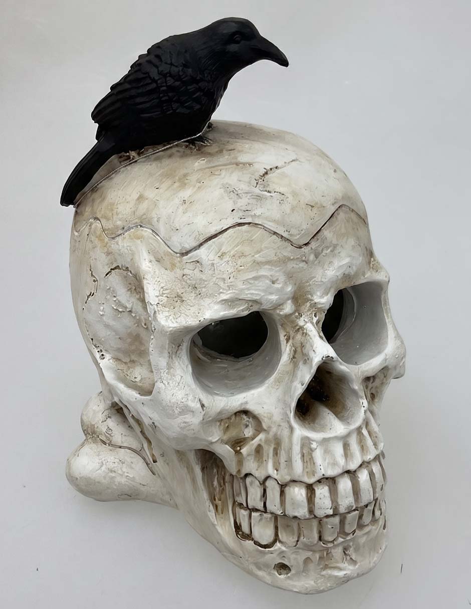 Figura decorativa de halloween con forma de cráneo 2
