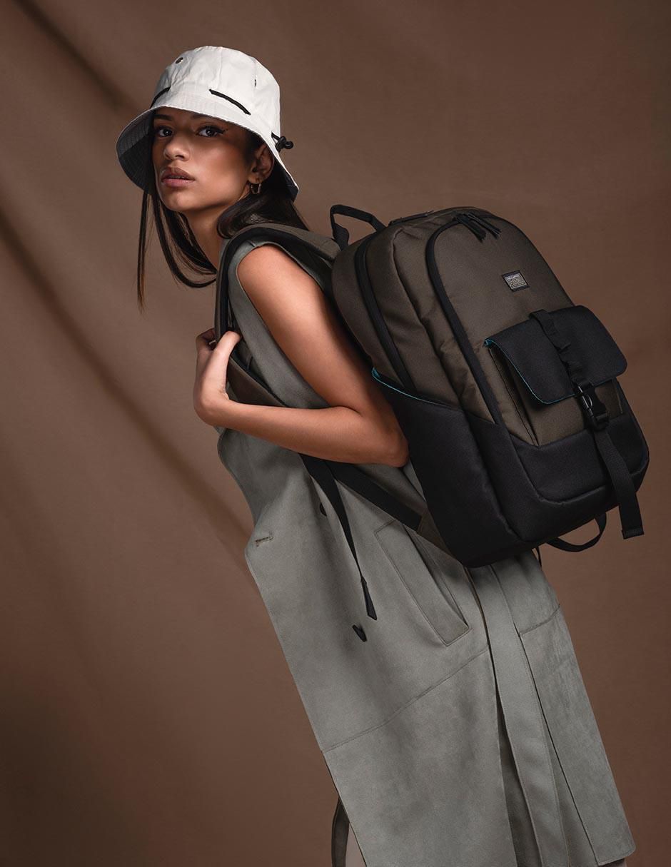 Mochila con portalaptop RE3 & BEECH WOOD 9