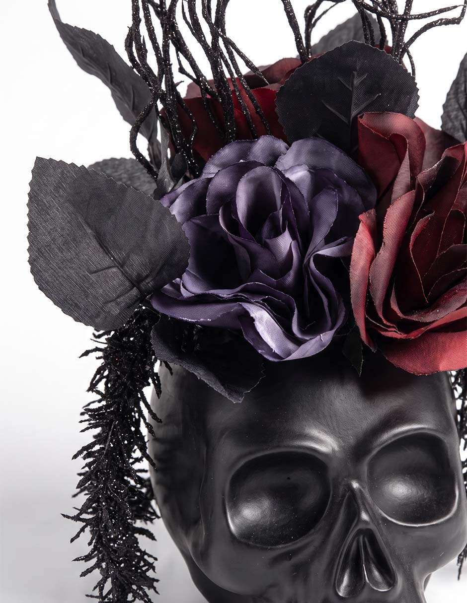 CALAVERA NEGRA CON FLORES 3