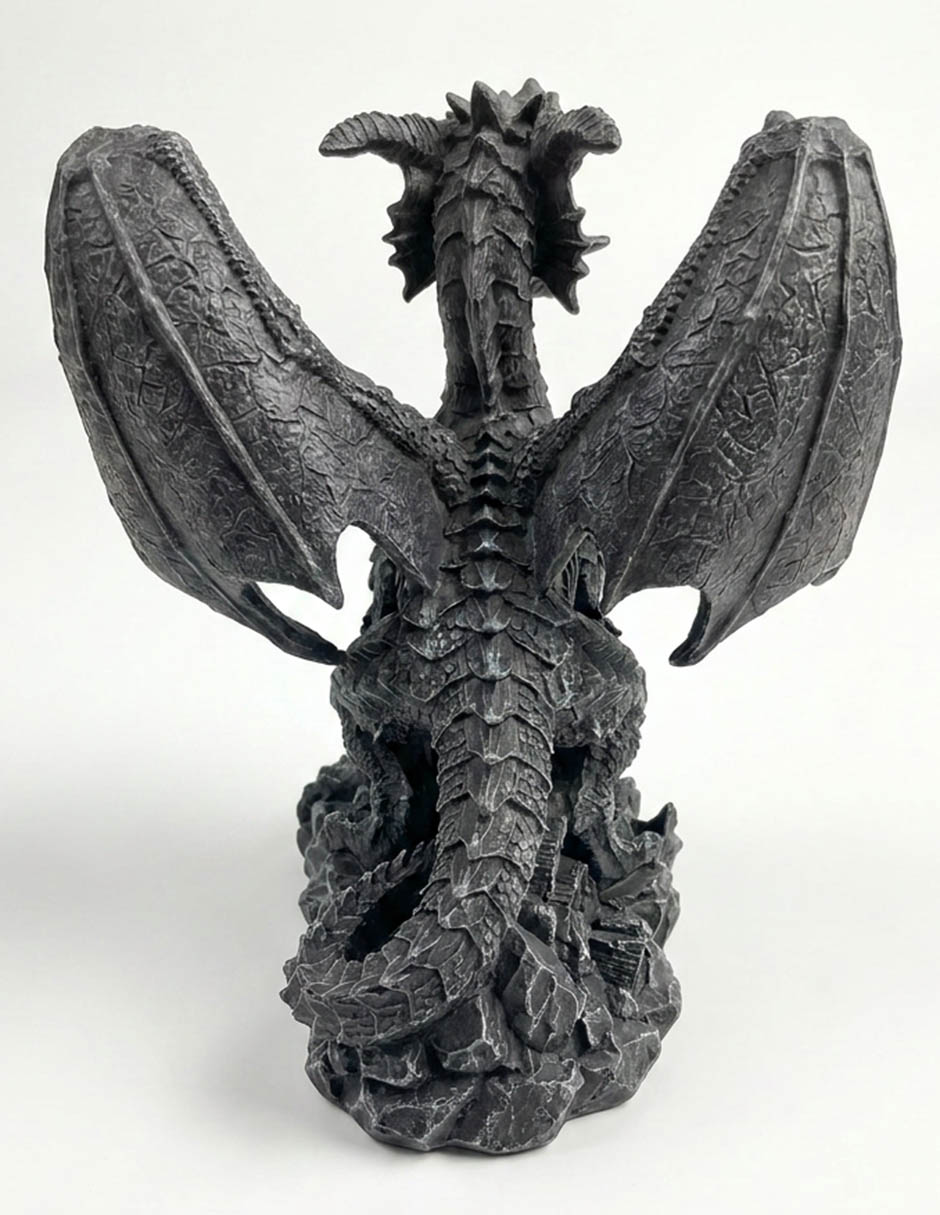 Figura decorativa de Halloween con forma de dragón Figura decorativa de Halloween con forma de dragón