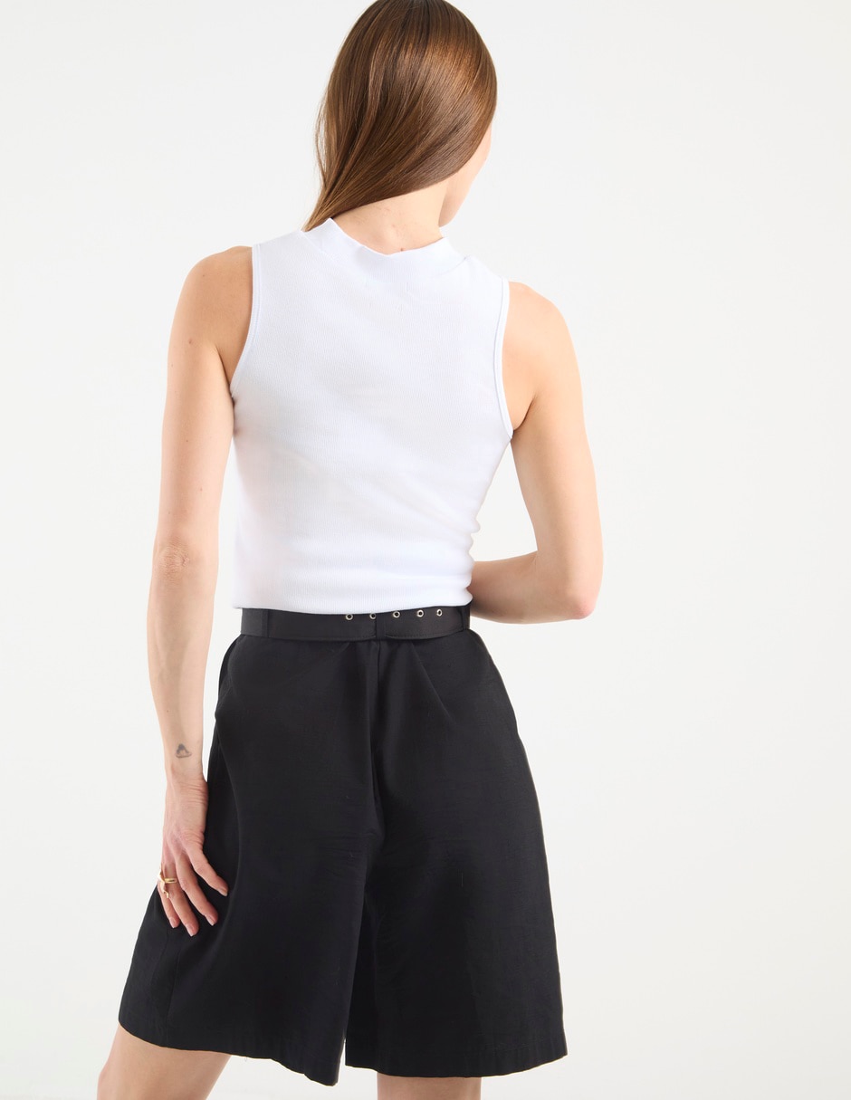 Top cuello redondo tirante clásico 6