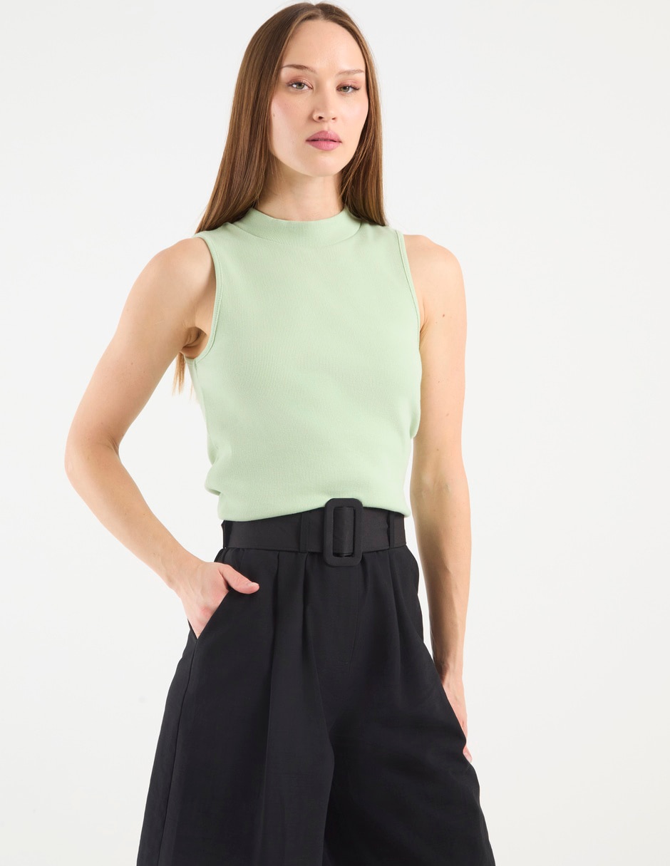 Top petite studio cuello redondo tirante clásico