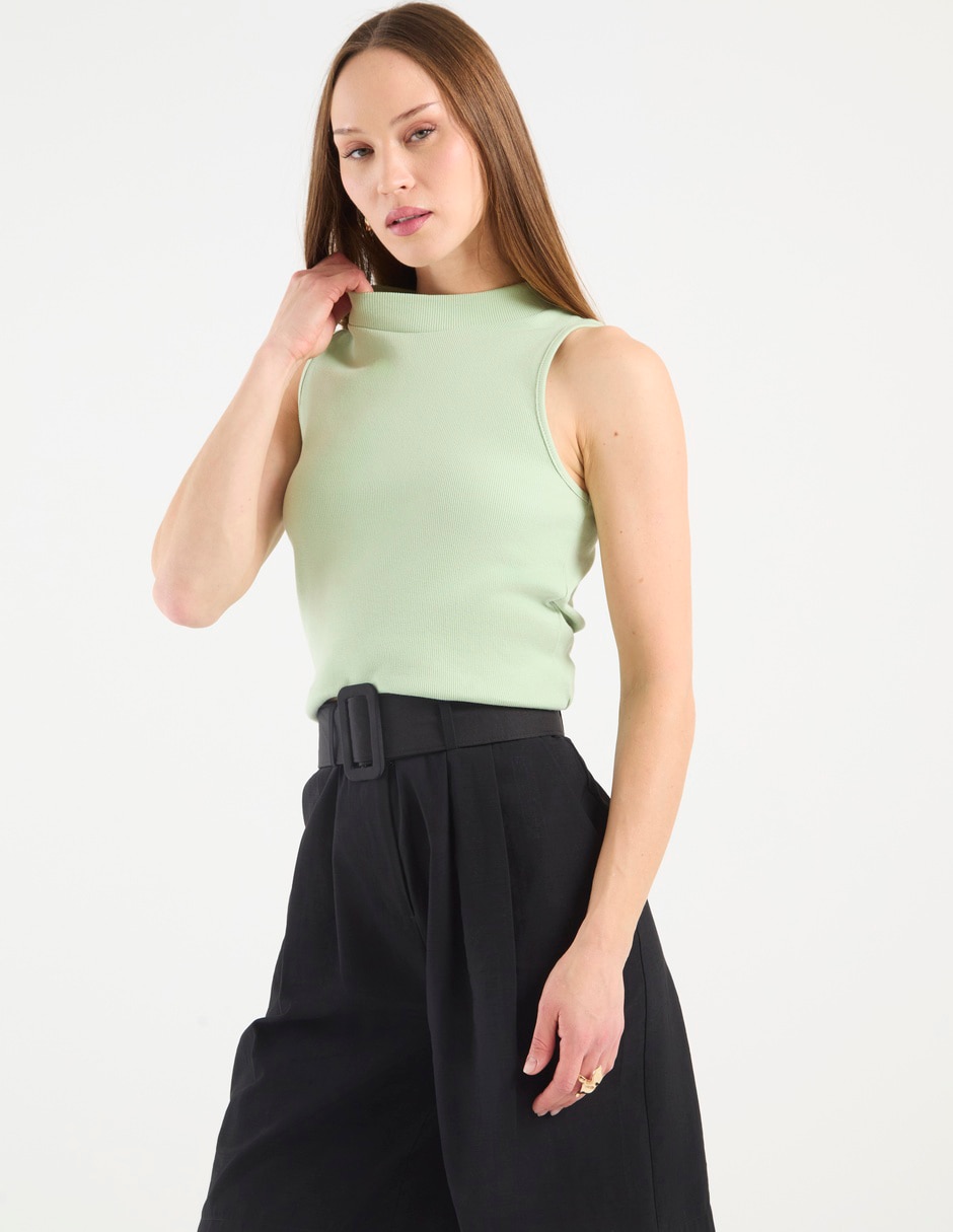 Top petite studio cuello redondo tirante clásico