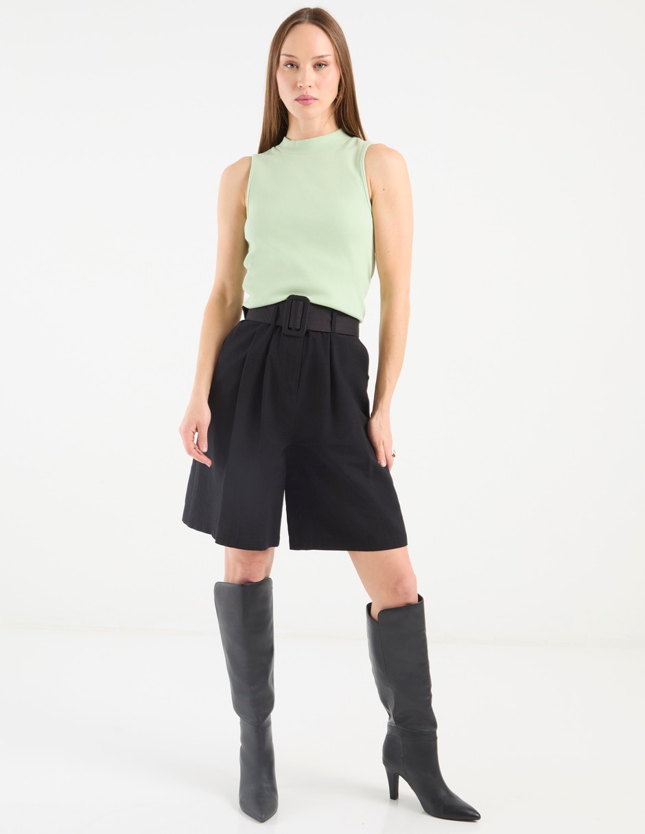 Top petite studio cuello redondo tirante clásico
