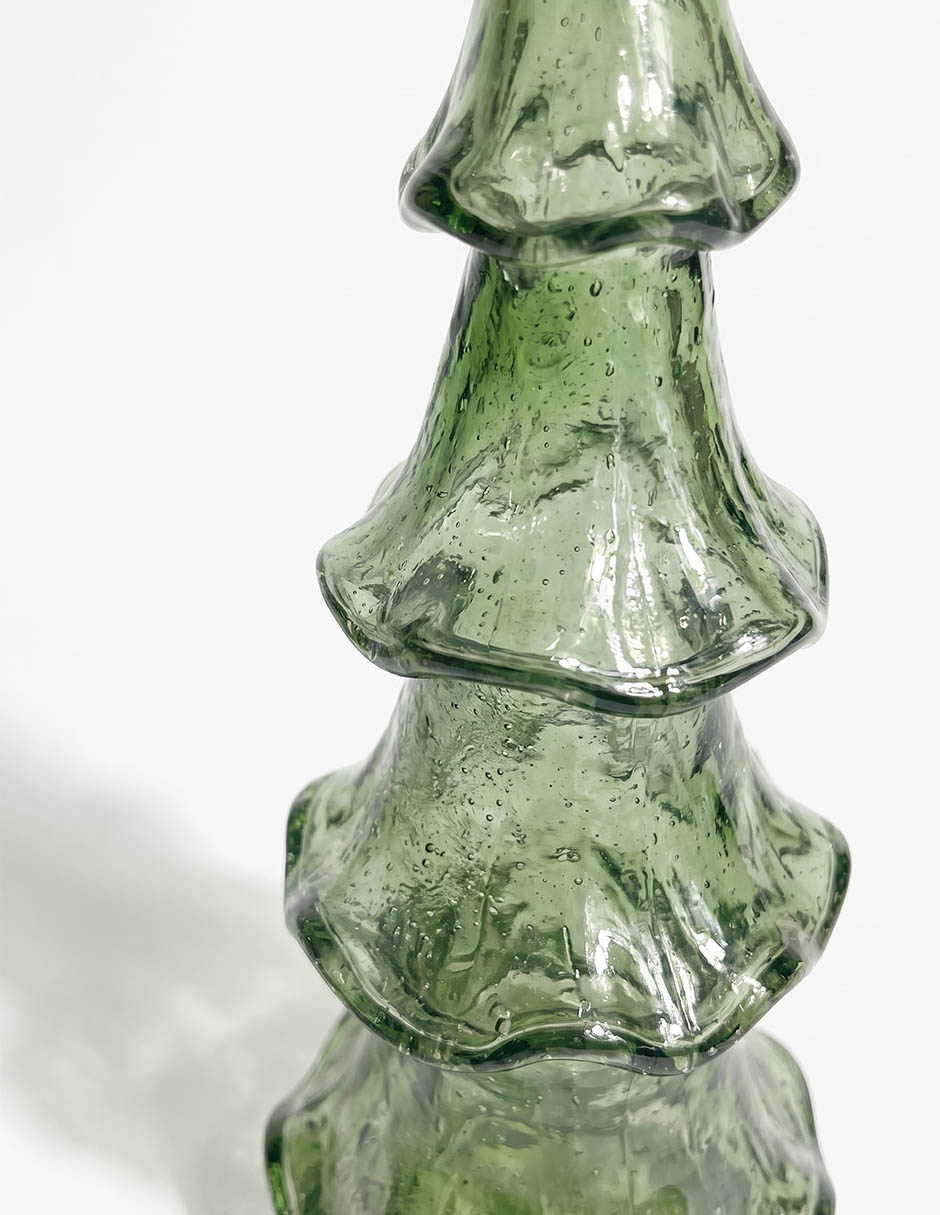 Figura decorativa navideña de pino de resina