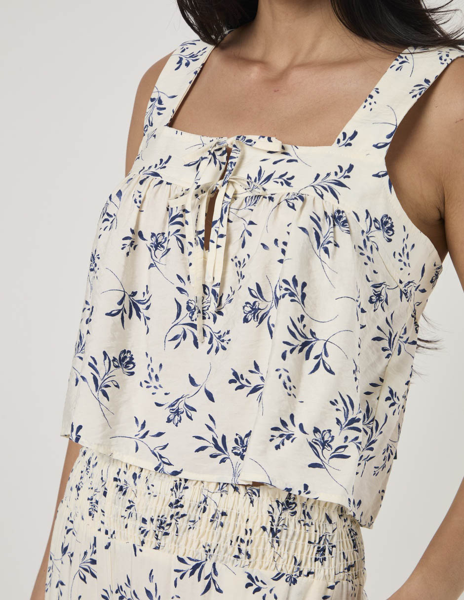 Top Cuello (Si Aplica) Sin Cuello Escote (Si Aplica) Cuadrado Tirante (Si Aplica) Ancho 4