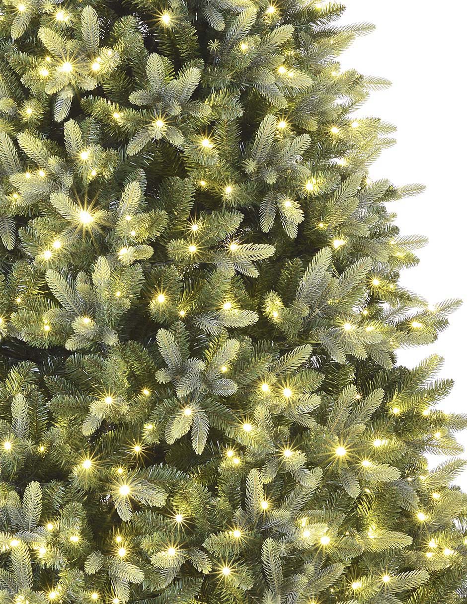 Árbol de navidad con 900 luces 2