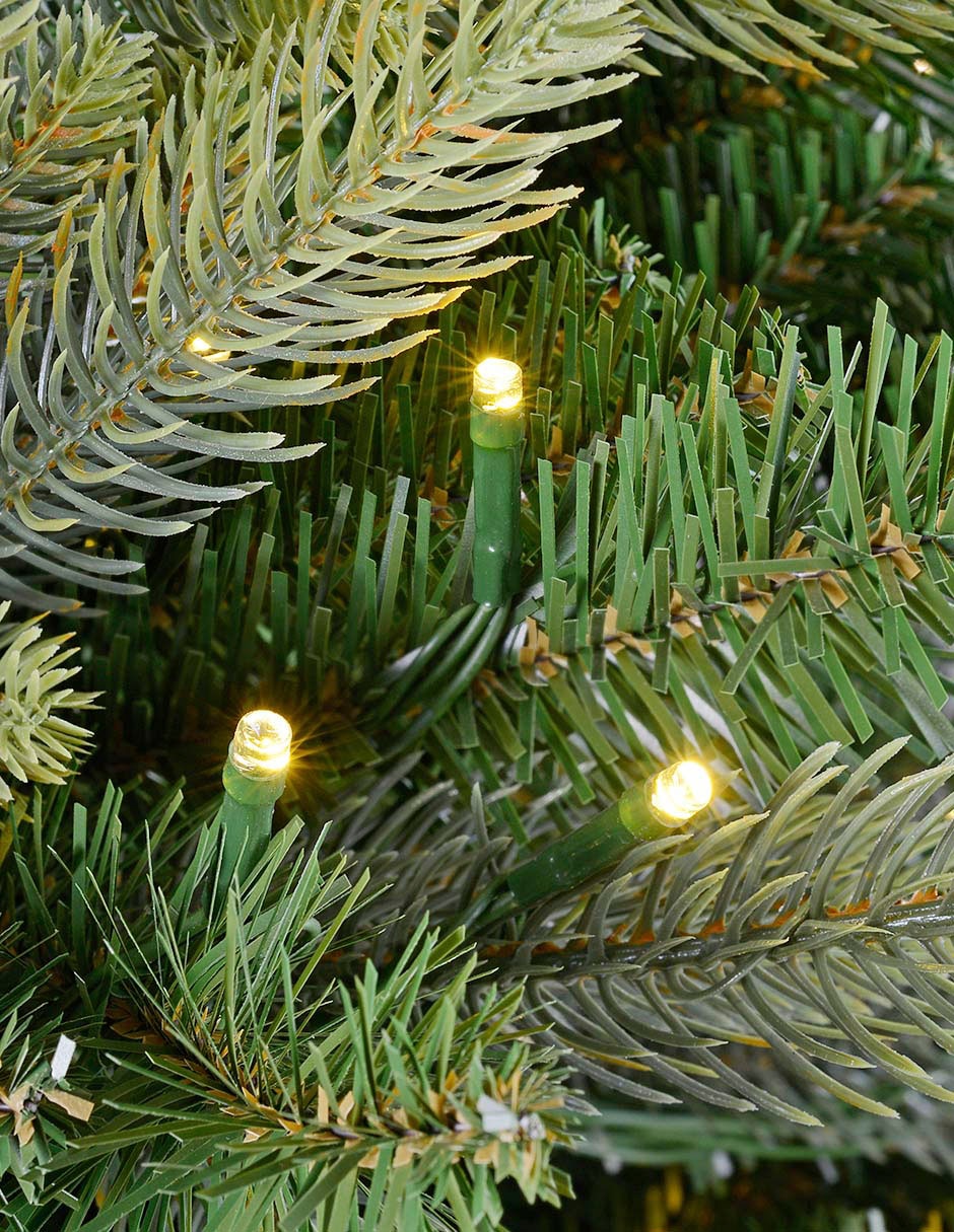 Árbol de navidad con 900 luces 4